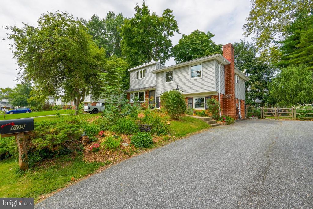 609 SCHOOL LN, WALLINGFORD, PA 19086 — photo 2