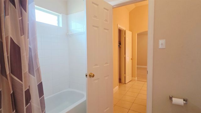 1902 Smoke Tree Trail, Garland, TX 75040
