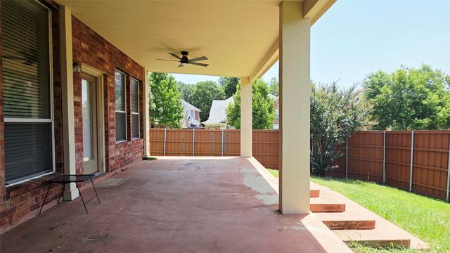 1902 Smoke Tree Trail, Garland, TX 75040