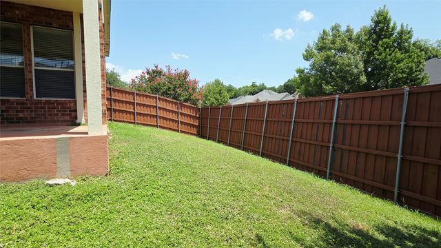 1902 Smoke Tree Trail, Garland, TX 75040