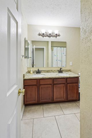 2885 Landings Way, Burlington, KY 41005
