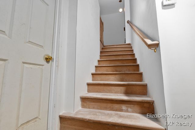 8945 Vergennes Street, Ada, MI 49301