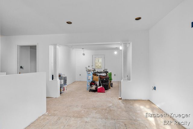 8945 Vergennes Street, Ada, MI 49301