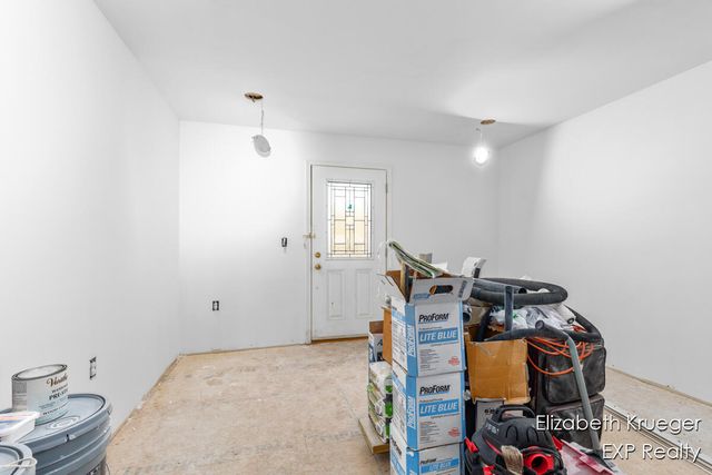 8945 Vergennes Street, Ada, MI 49301