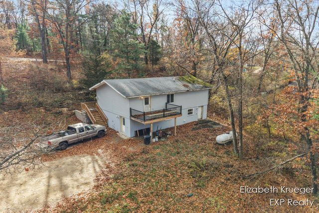 8945 Vergennes Street, Ada, MI 49301