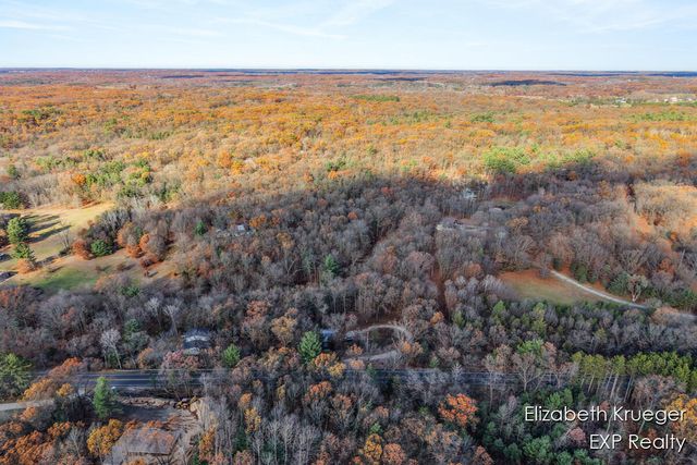 8945 Vergennes Street, Ada, MI 49301