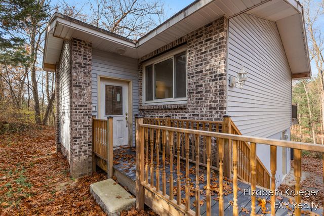 8945 Vergennes Street, Ada, MI 49301