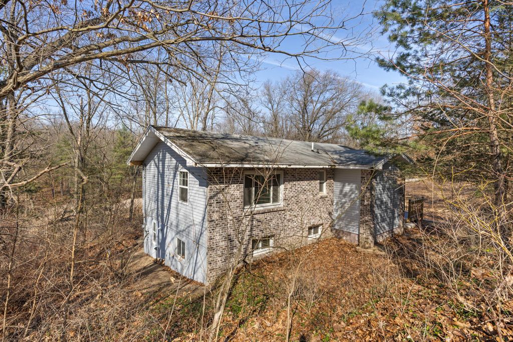 8945 Vergennes Street, Ada, MI 49301