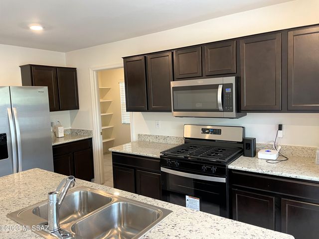 1127 E Cairn Street, Tucson, AZ 85719