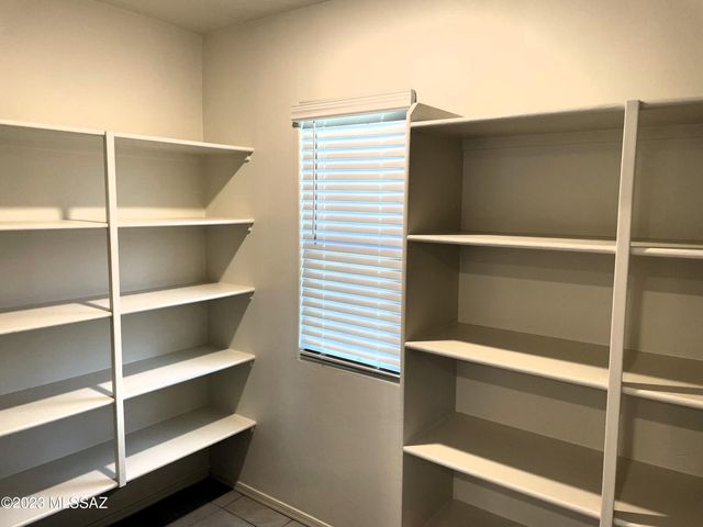 1127 E Cairn Street, Tucson, AZ 85719