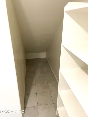 1127 E Cairn Street, Tucson, AZ 85719