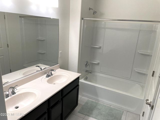 1127 E Cairn Street, Tucson, AZ 85719