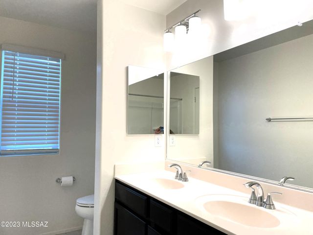 1127 E Cairn Street, Tucson, AZ 85719