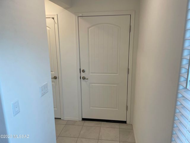 1127 E Cairn Street, Tucson, AZ 85719