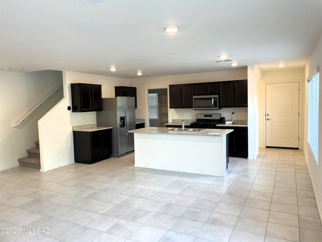 1127 E Cairn Street, Tucson, AZ 85719