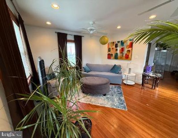 4033 GREENMOUNT AVE, Baltimore, MD 21218