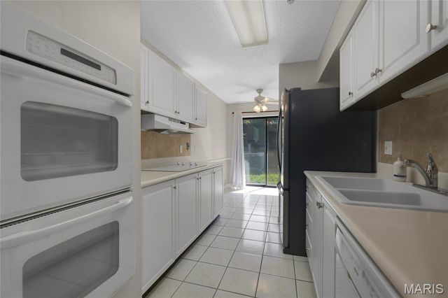 572 Coeur De Royale Drive 107, Creve Coeur, MO 63141