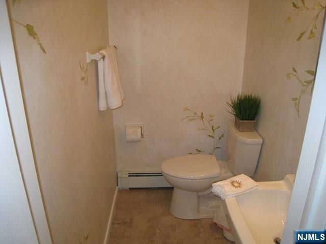 45 Merritt Drive, Oradell, NJ 07649