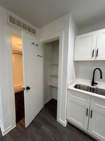 321 E 8th Street 116, Dallas, TX 75203