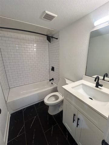 321 E 8th Street 116, Dallas, TX 75203