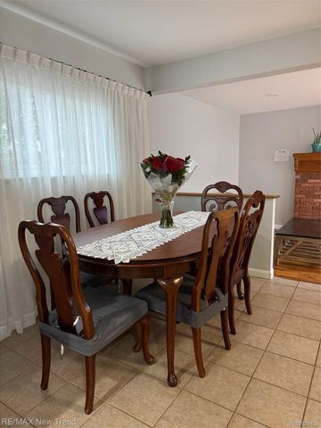 8821 Tavistock Drive, Plymouth Charter Township, MI 48170