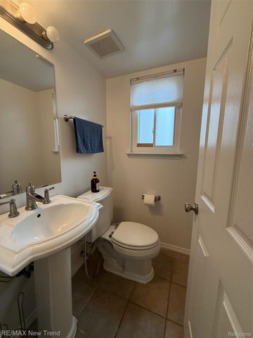 8821 Tavistock Drive, Plymouth Charter Township, MI 48170