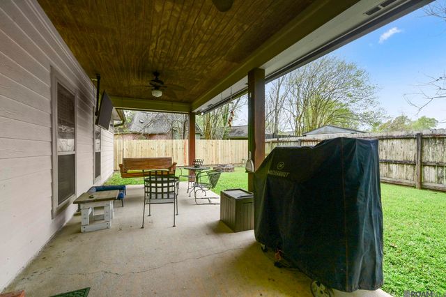 16336 La Louisiane Ct, Baton Rouge, LA 70817