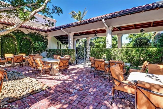 10000 Isola WAY, Miromar Lakes, FL 33913