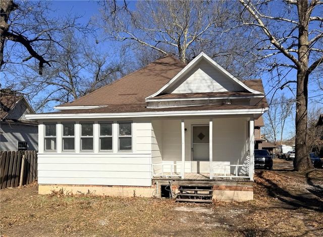 707 W 8th Street, Pittsburg, KS 66762