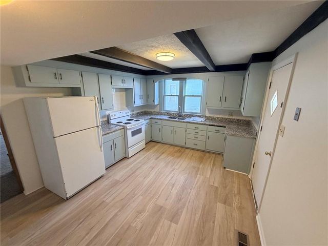 707 W 8th Street, Pittsburg, KS 66762