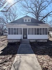 707 W 8th Street, Pittsburg, KS 66762