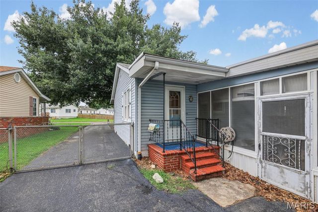 612 6th Street, East Alton, IL 62024