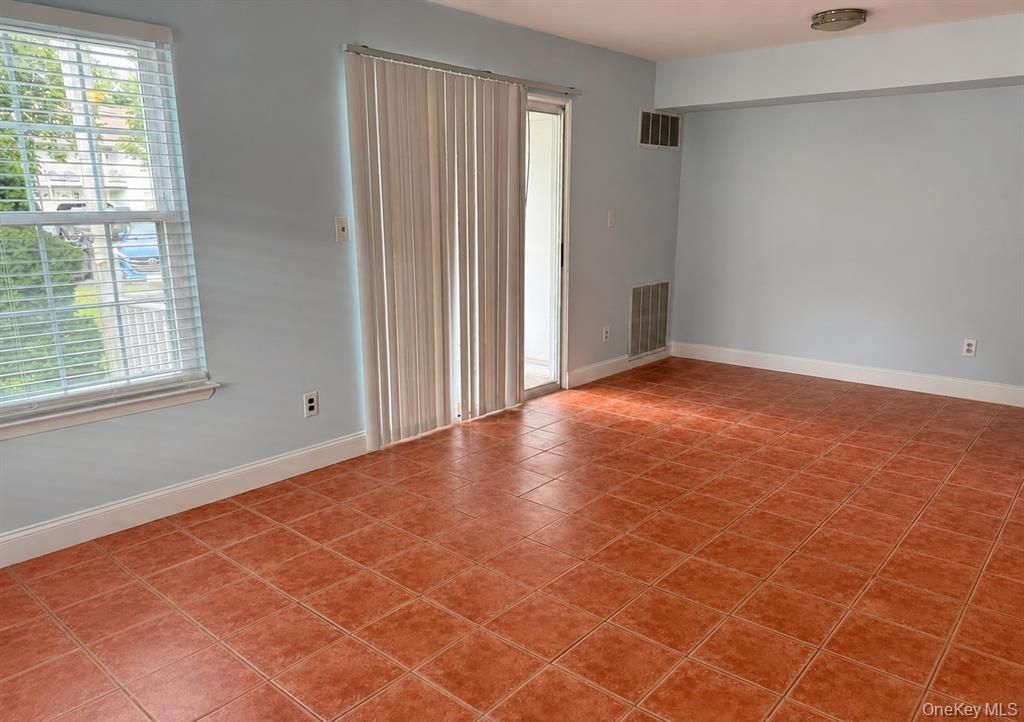 161 Fairview Circle, Middle Island, NY 11953 — photo 3