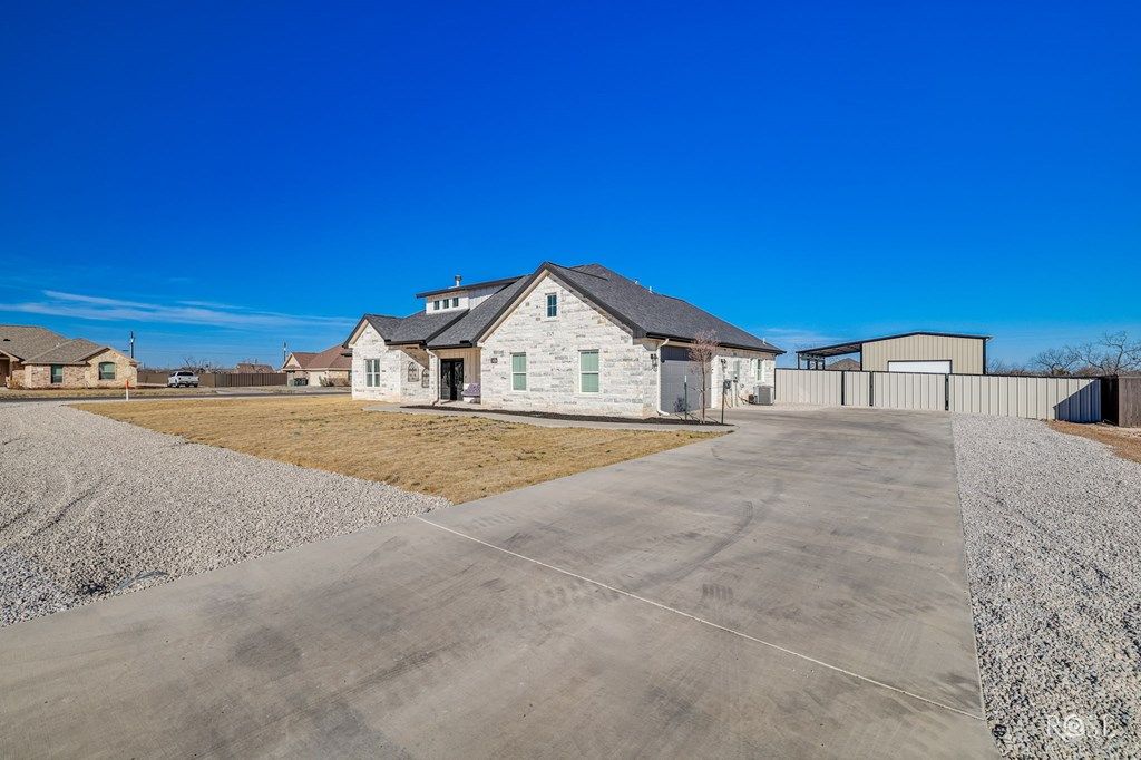 Image 6 of property listing at 3486 Reindeer Run, San Angelo, TX 76901