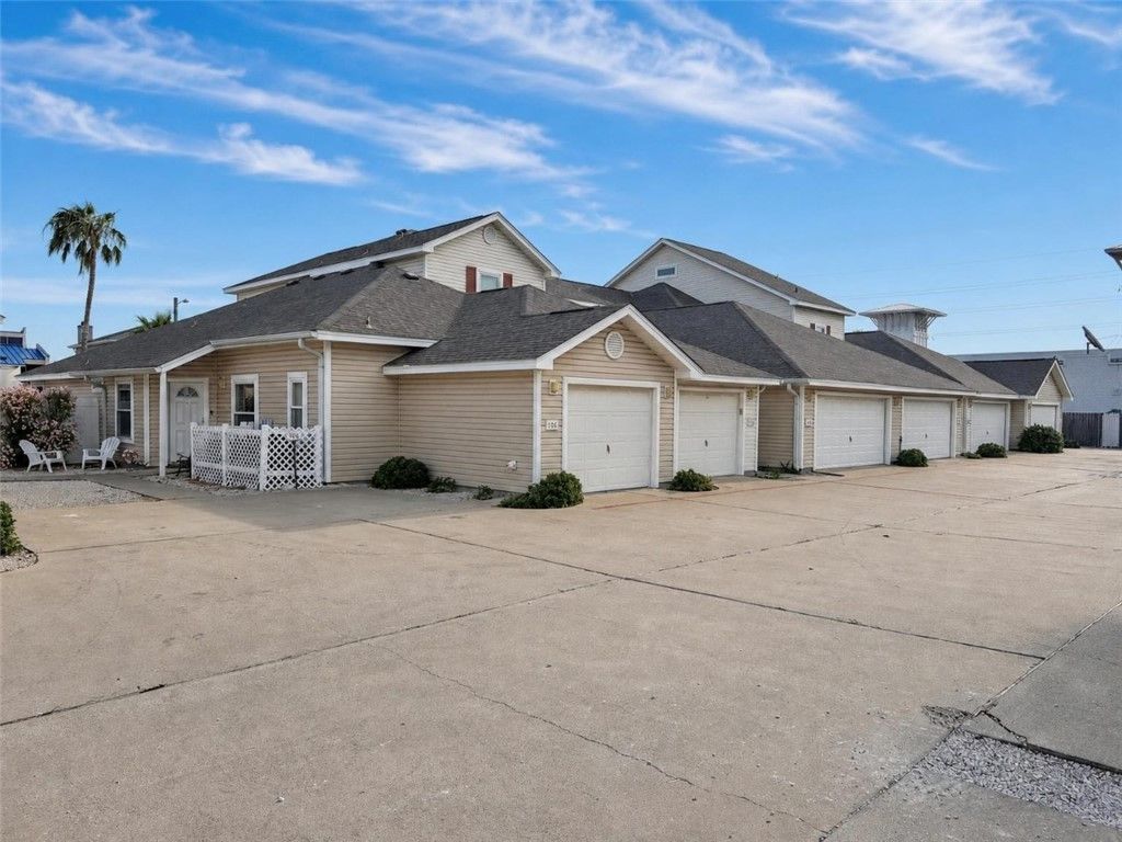 15209 S Padre Island Dr 106, Corpus Christi, TX 78418