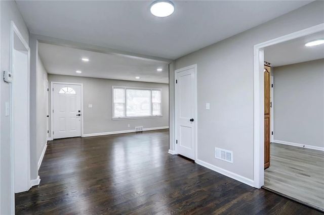 5520 Blue Ridge Boulevard, Raytown, MO 64133