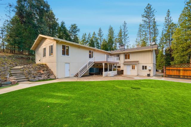 12880 Tabeau Ct, Pine Grove, CA 95665