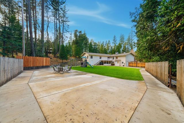 12880 Tabeau Ct, Pine Grove, CA 95665