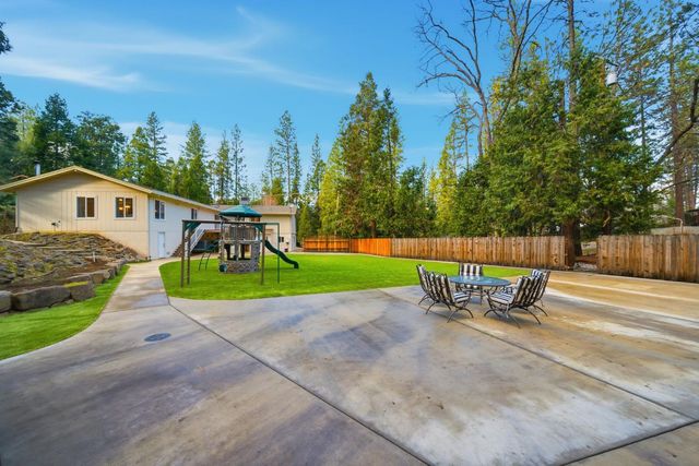 12880 Tabeau Ct, Pine Grove, CA 95665