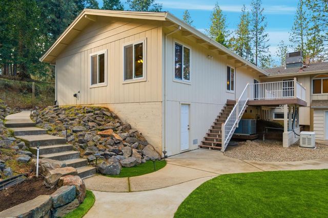 12880 Tabeau Ct, Pine Grove, CA 95665