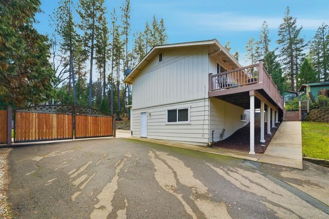 12880 Tabeau Ct, Pine Grove, CA 95665