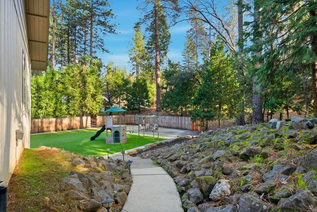 12880 Tabeau Ct, Pine Grove, CA 95665