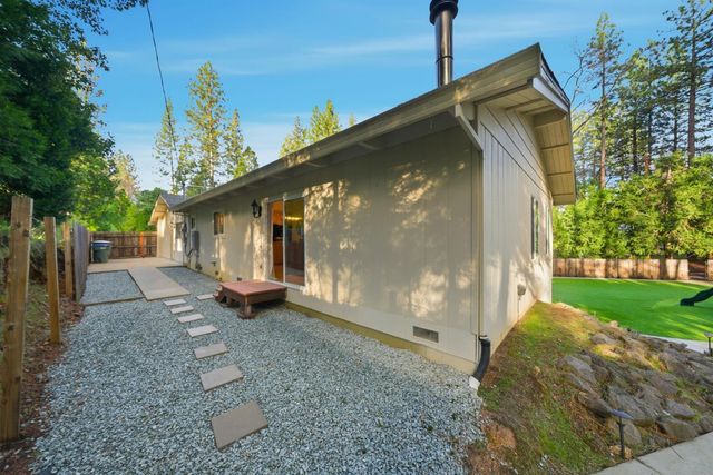 12880 Tabeau Ct, Pine Grove, CA 95665