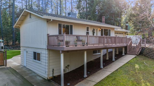 12880 Tabeau Ct, Pine Grove, CA 95665