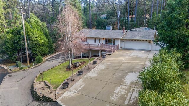 12880 Tabeau Ct, Pine Grove, CA 95665