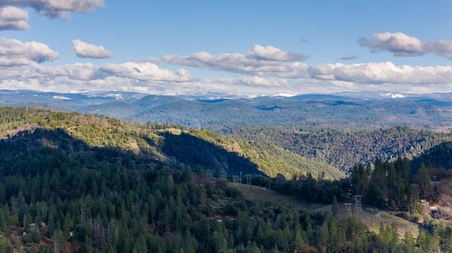 12880 Tabeau Ct, Pine Grove, CA 95665