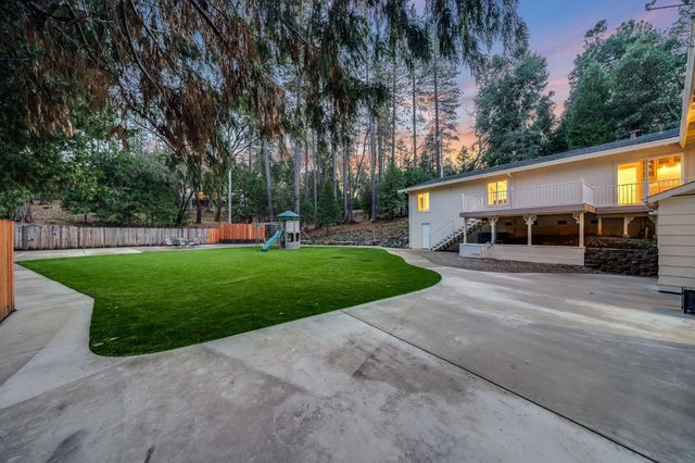 12880 Tabeau Ct, Pine Grove, CA 95665