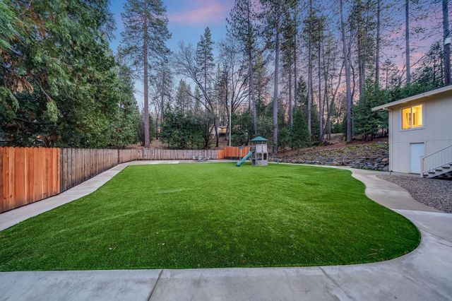 12880 Tabeau Ct, Pine Grove, CA 95665