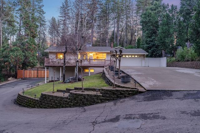 12880 Tabeau Ct, Pine Grove, CA 95665