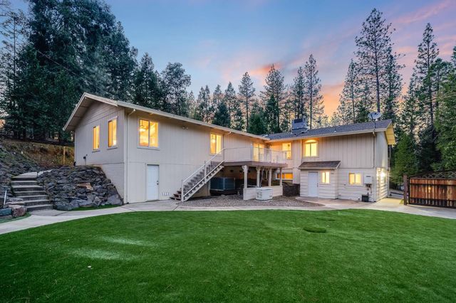 12880 Tabeau Ct, Pine Grove, CA 95665